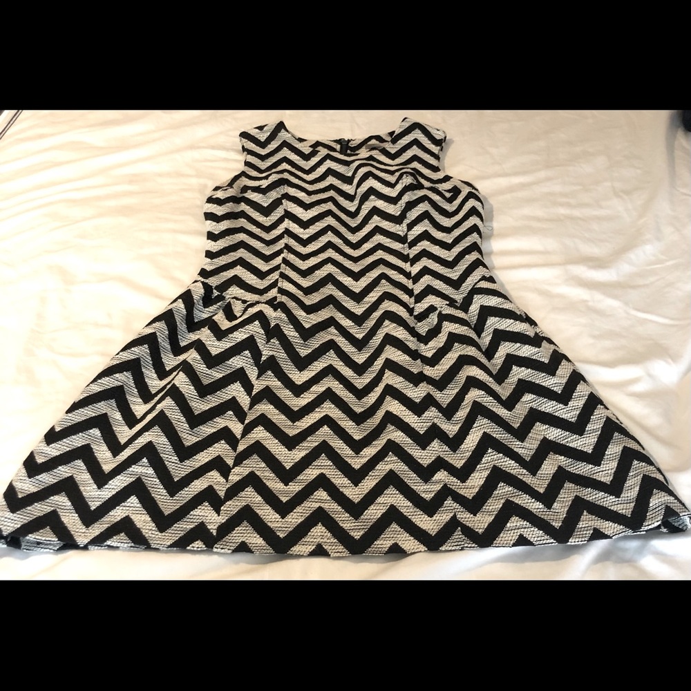 Love21 Black &White A-Line Dress US S